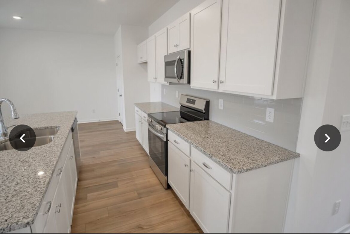 Building Photo - 236 Summerlin Dr