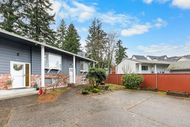 Building Photo - 201 SE 176th Pl