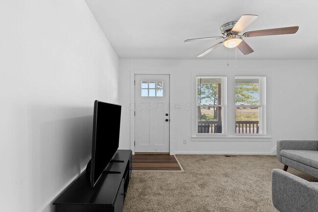 Building Photo - 927 Camden Ave