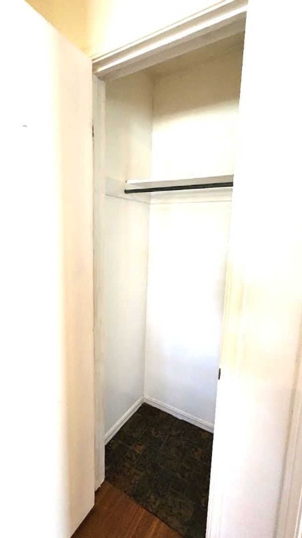 Building Photo - Beautiful 3 Bed 2 Bath Corner Lot