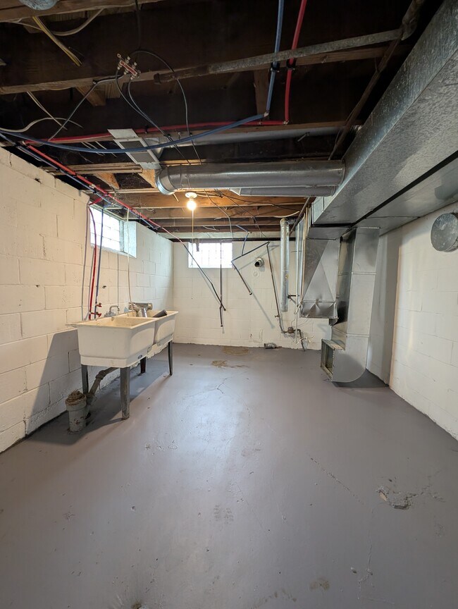 Building Photo - 20242 Ward Ave