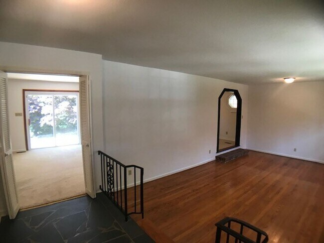 Building Photo - Preleasing for August 2026!