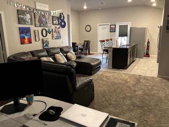 Building Photo - 1303 Terra Cotta St