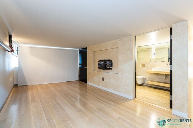 Building Photo - SoMa: Luxuriously Remodeled Conversion Liv...