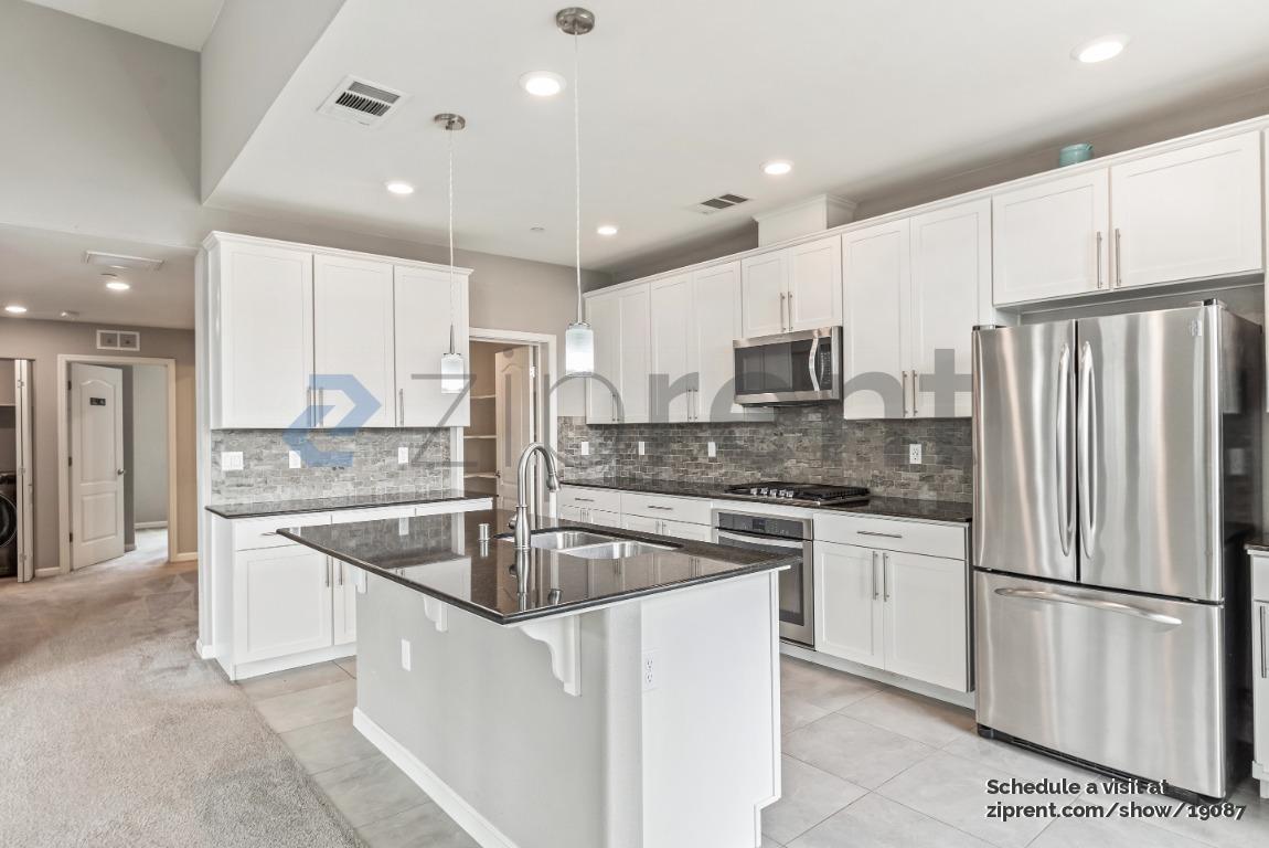 Building Photo - 3091 Lina St