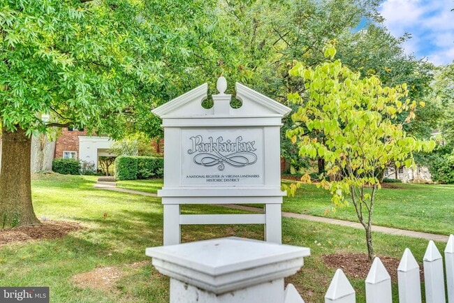 Building Photo - 1400 Martha Custis Dr