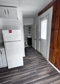 Building Photo - Railroad Street_12