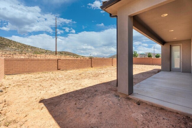 Building Photo - 1478 W 540 N