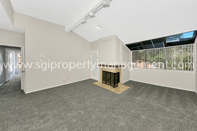Building Photo - 2101 Count Fleet Dr