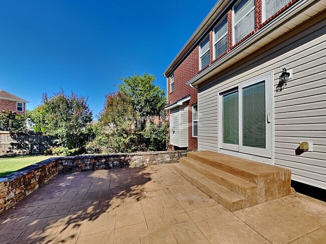 Building Photo - 313 Forest Bend Dr