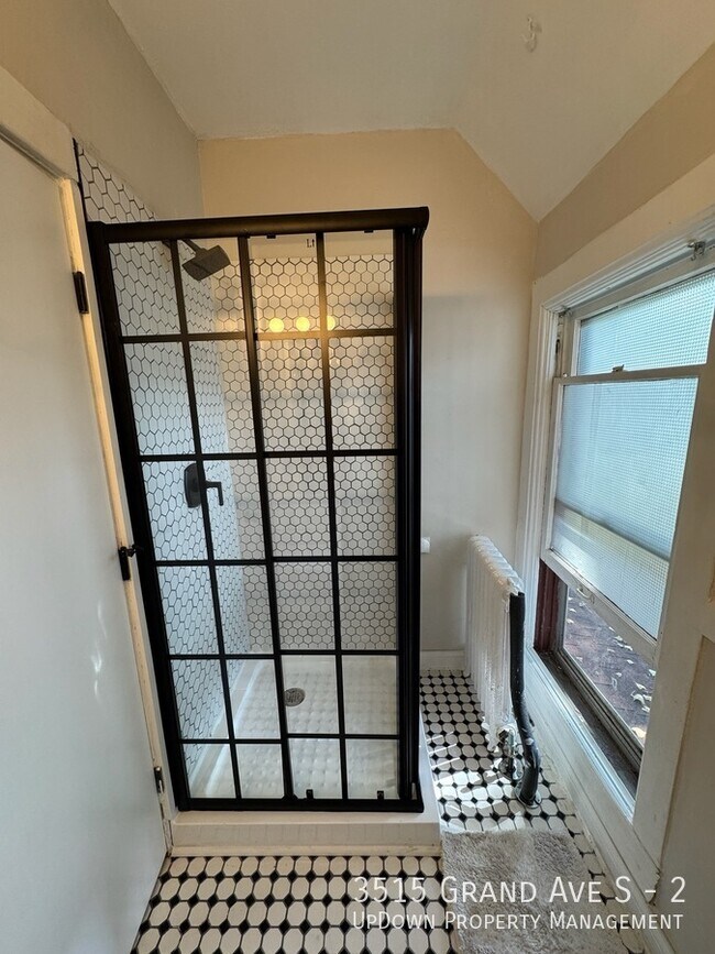 Building Photo - 3515 Grand Ave S