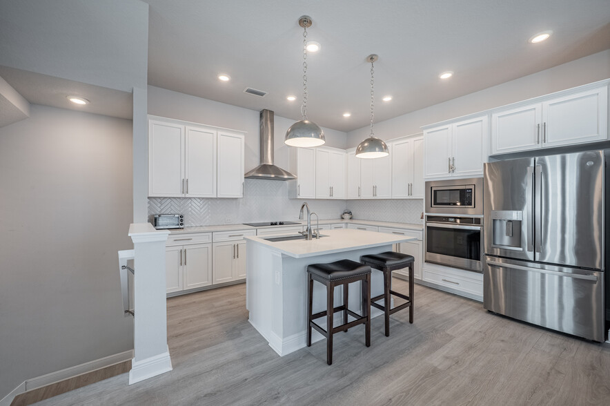 Building Photo - 2400 Ezzell Ct