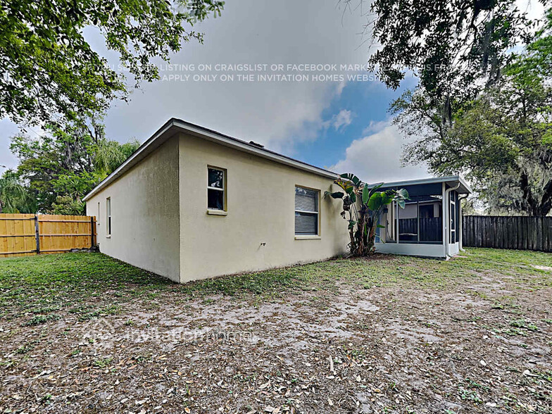 Building Photo - 1213 Gordon Oaks Dr