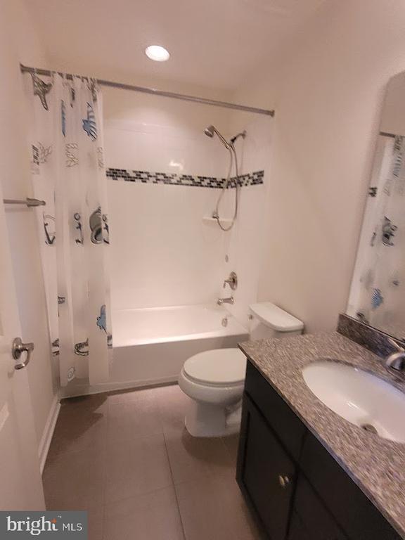 Building Photo - 45954 Iron Oak Terrace