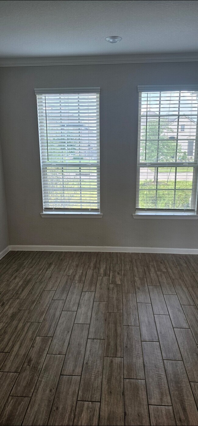 Building Photo - 2907 Velda May Dr