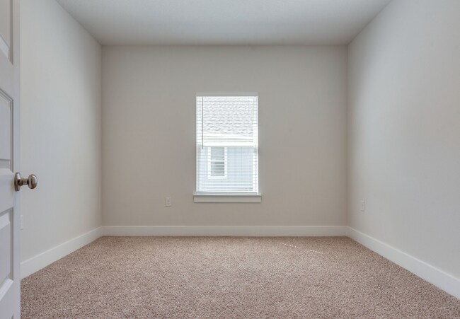 Building Photo - Beautiful 4 bedroom 2 bath in Arbor Place ...