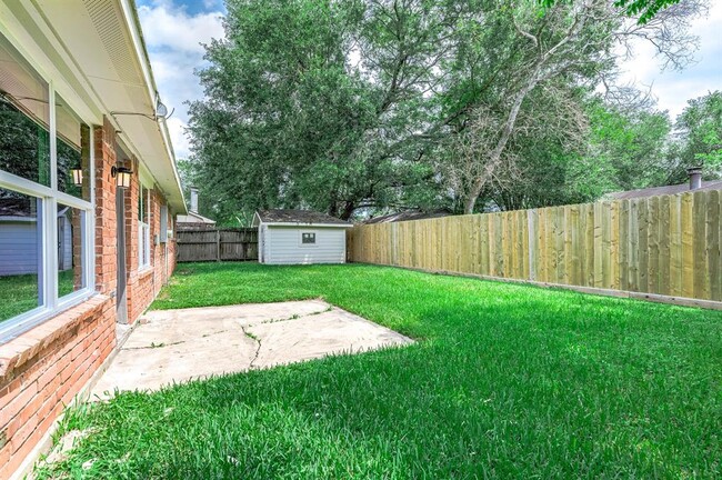 Building Photo - 519 Fawnwood Dr