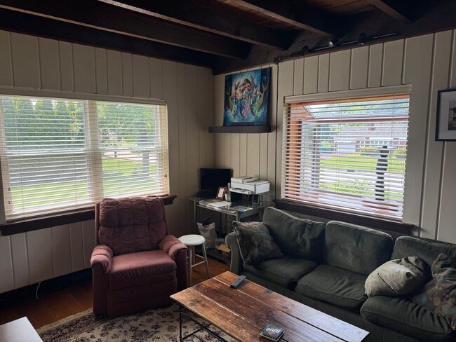 Building Photo - Lansdale Charming 4 Bedroom Cape Cod with ...