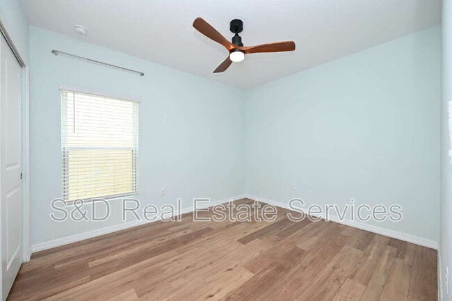 Building Photo - 2028 Rosewood Cir