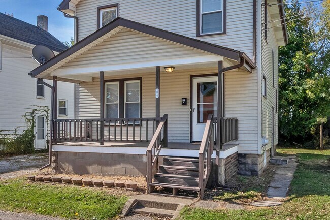 Building Photo - 1017 Mosley Ct SW