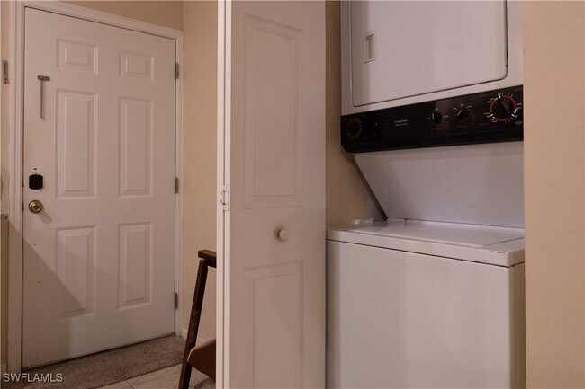 Building Photo - 15449 Bellamar Cir