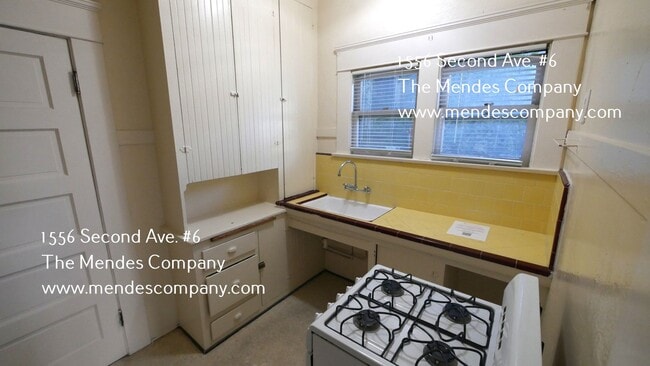 Building Photo - 1556 Second Avenue-6