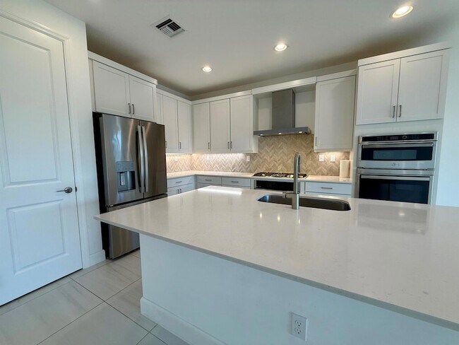 Building Photo - 1346 Harvester Xing