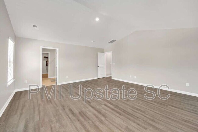 Building Photo - 207 Bridlewood Ln