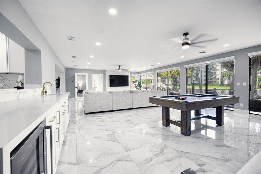 Building Photo - 1030 SW 14th Ter