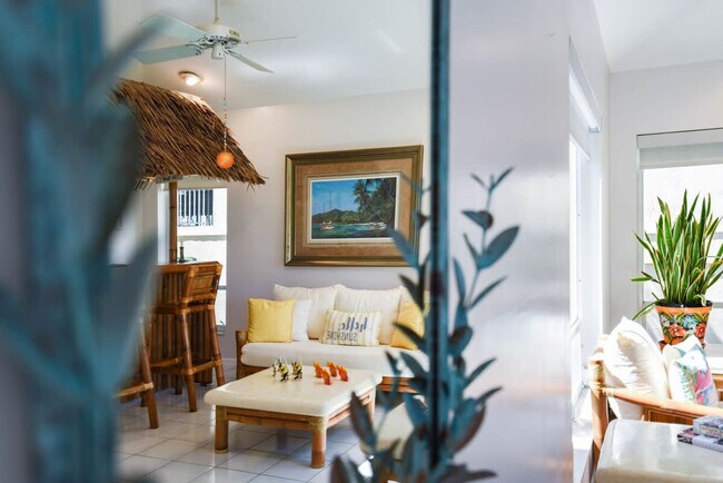 Building Photo - 8 Floral Ave