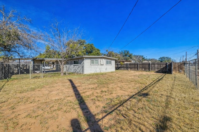 Building Photo - 2501 A Ave