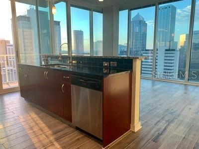 Building Photo - 777 N Ashley Dr