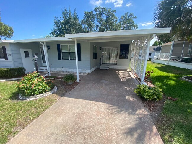 Building Photo - Beautiful 2 + 2, ANNUAL Lease In Orange Bl...