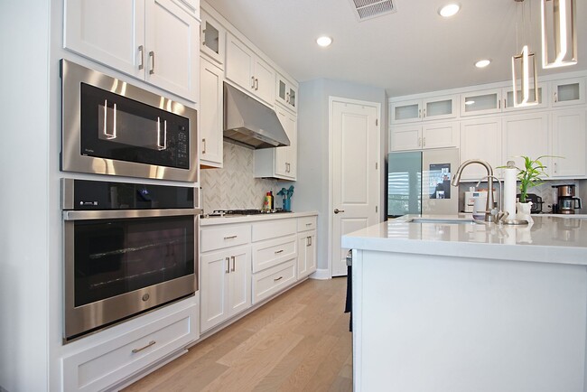 Building Photo - COMING SOON - AUGUST 2025 -Stunning 5-Bedr...