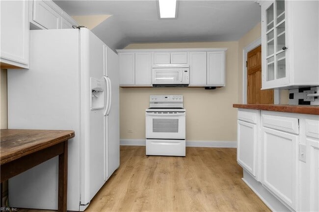 Building Photo - 2800 Chesterfield Blvd