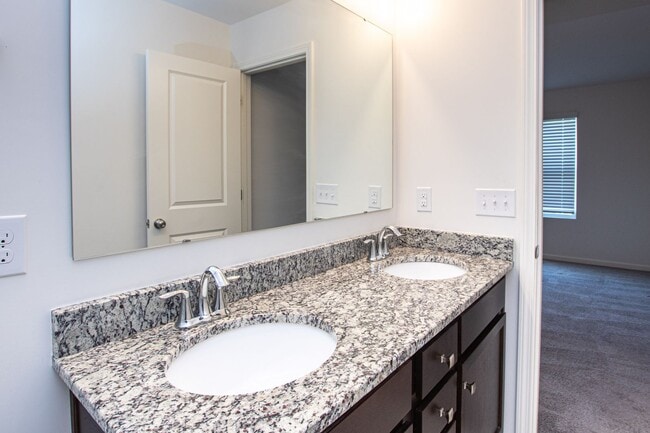 Building Photo - BEAUTIFUL 3 Bedroom Town home Bonterra Village - APRIL 2026