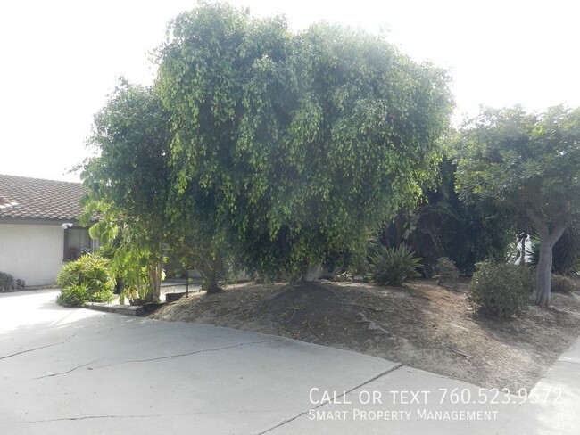 Building Photo - Great Carlsbad location! 2 Bedroom + offic...