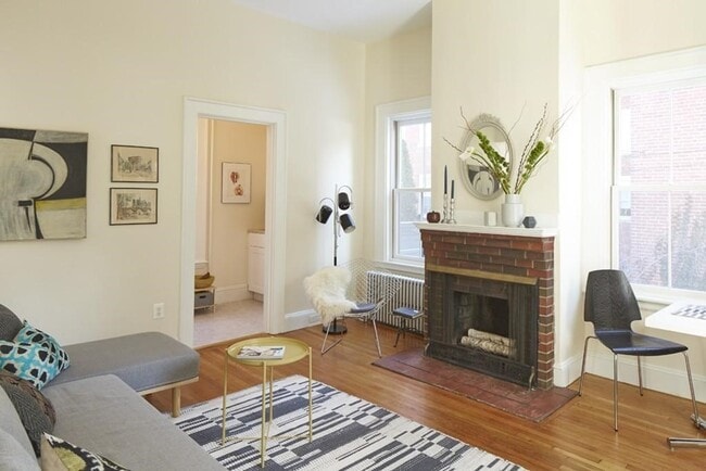 Building Photo - 26 Linnaean St