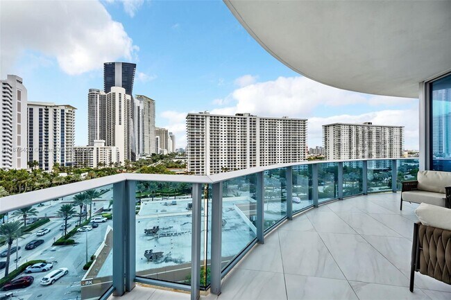 Building Photo - 17550 Collins Ave