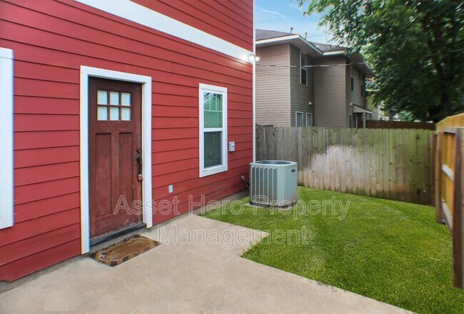 Building Photo - 1200 Oney Hervey Dr