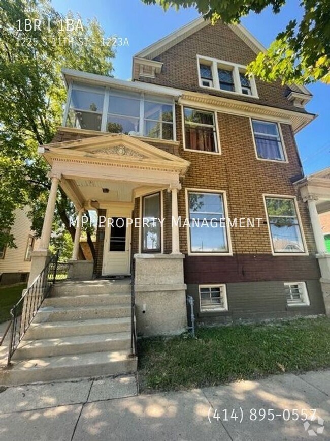 Building Photo - 1225 S 11th St