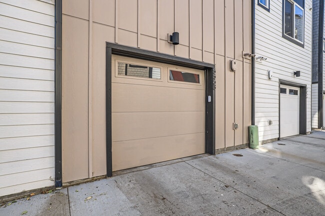 Garage - 5563 W 10th Ave