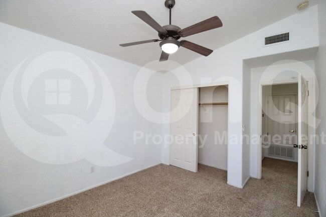 Building Photo - 16257 S 12th Pl