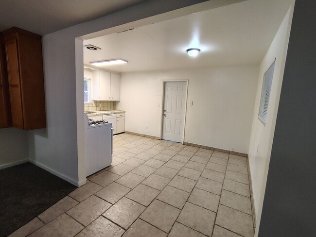 Building Photo - 1914 Freida Ct