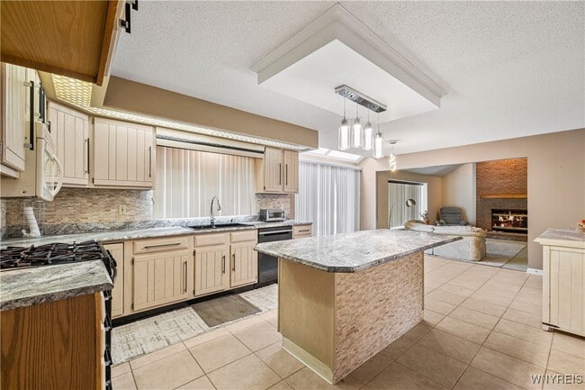 Building Photo - 66 Windsong Ct