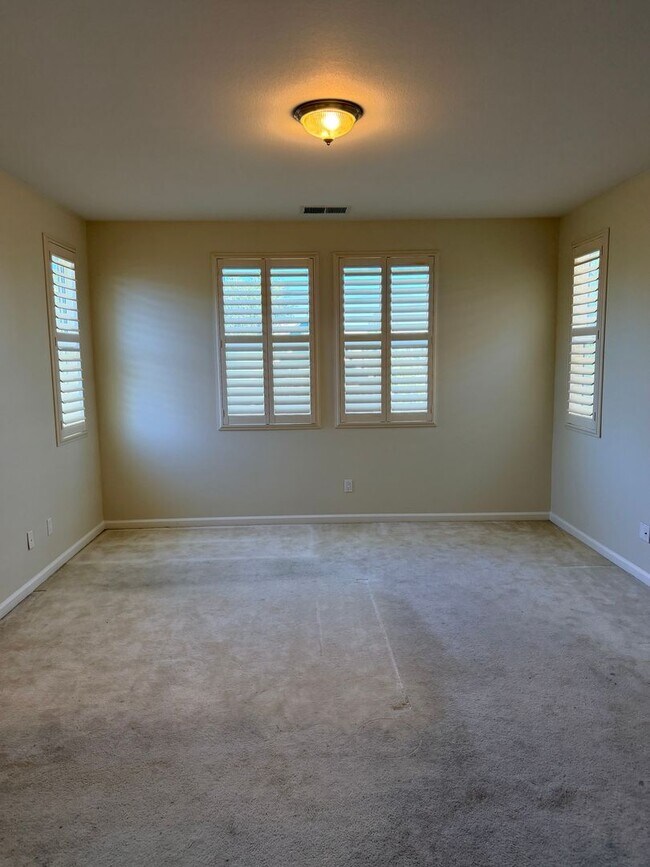 Building Photo - 299 Gramercy Lane