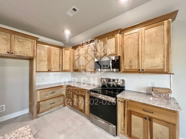 Building Photo - Single Family Home- Well-Sought After Well...