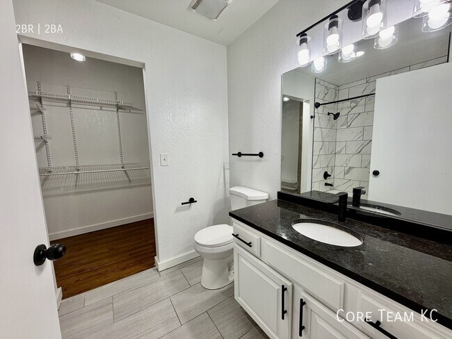 Building Photo - 934 Broadway Blvd