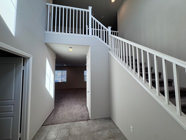 Building Photo - Large Newer Home - 4 Bedroom / 3 1/2 Bath