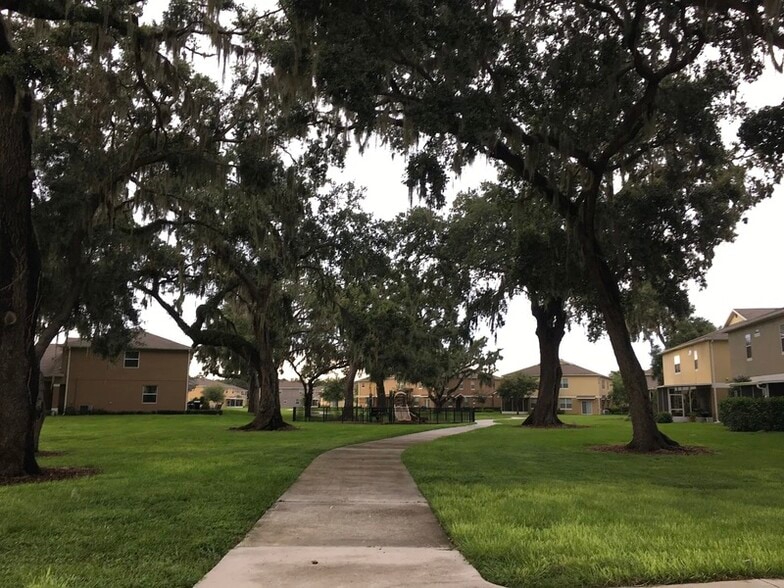 Building Photo - 1512 Scarlet Oak Loop